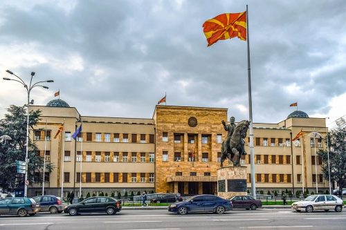 Go zemal avtomobilot na tatko mu i pijan „luduval“ vo Skopje