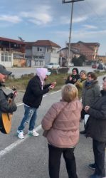 PANČO I ANDREJ IM ZAPEAJA NA PENZIONERKITE VO ILINDEN!