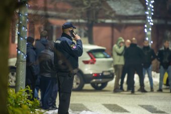 SE TRAGA PO TELOTO NA VOZAČOT! Tri lica od Grčec zaginaa otkako avtomobil izleta vo Vardar! (VIDEO)