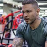 Poglednete što sega istetovira Bojan Todoroski na levata noga!