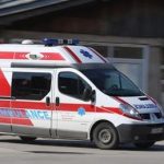 Avtomobil izleta od patot, 21-godišnik teško povreden