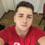 Makedonecot Martin Kostadinov volontira za da gi spoi najbliskite koi se razdelile poradi vojna!