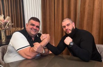 „ПОДДРШКА НА ДИРЕКТОРОТ ВО БОРБАТА ДАЛЕКУ ДА СЕ СЛУШНЕ ВИСТИНАТА“ Деjан Драгоjевиḱ решително и храбро со Саша Мирковиḱ: Уште еднаш докажа и покажа колку е силен! (ФОТО)