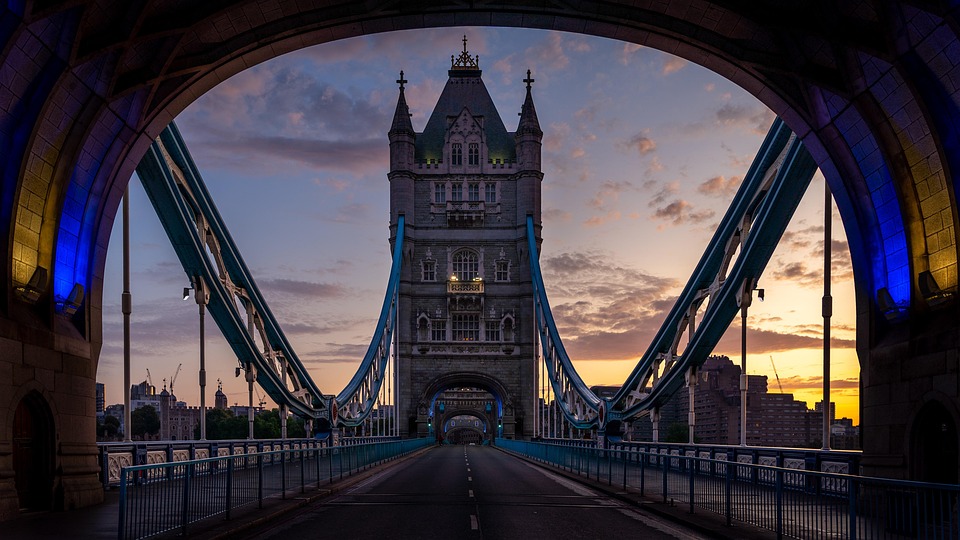 Specijalci ḱe go spasuvaat noḱniot život vo London!