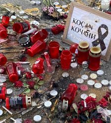 VONREDNA VEST: VANDALSKI ČIN VO TETOVO – UNIŠTENI SVEḰI VO SPOMEN NA ŽRTVITE OD KOČANI!