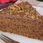 Starinska čokoladna torta so orevi: Vkusot od detstvoto što gi vooduševi novite generacii!