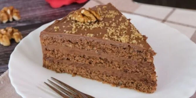 Starinska čokoladna torta so orevi: Vkusot od detstvoto što gi vooduševi novite generacii!