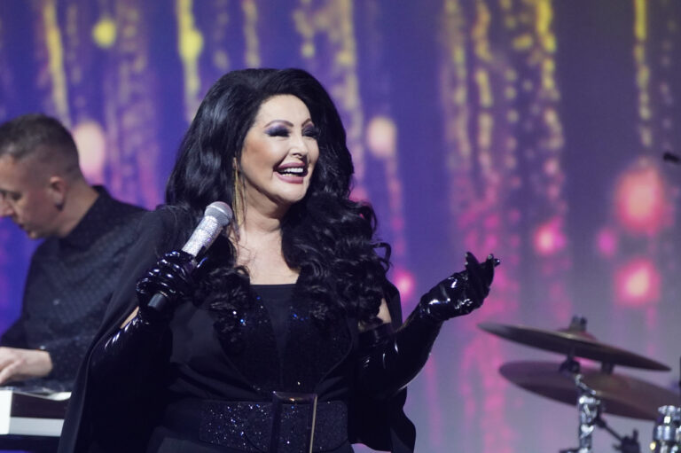 Dragana Mirkoviḱ dobi VREDNA NAGRADA vo Bugarija!