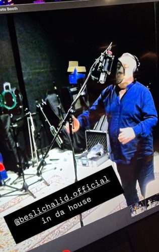 Što se slučuva: Halid Bešliḱ snima vo studioto na gitaristot na Dino Merlin!