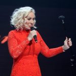 Samo nekolku dena po negovata smrt Lepa Brena održa koncert! Nejziniot poteg ne im se dopadna na site: „Moralot na nivo, nema što“