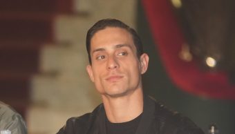 Протекоа ГОЛИ ФОТОГРАФИИ ОД ПОЗНАТ АКТЕР! Сcената од хотелската соба направи хаос, фановите го разоткриjа!