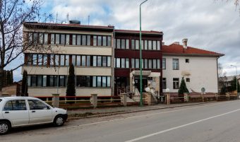 Sosedska presmetka vo berovsko selo: Fizička tepačka, pa obid za udiranje so avtomobil!