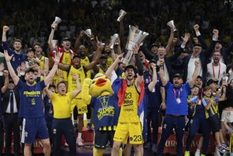 ФЕНЕРБАХЧЕ ЈА ОСВОИ ЕВРОЛИГАТА, А СО НАГРАДАТА НЕ МОЖЕ ДА ГО ИСПЛАТИ ХЕЈС-ДЕЈВИС: Смешни пари за шампионот!