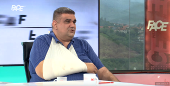 Саша Мирковиќ се појави во живо пред камерите со скршена рака: „Апелирам до хрватската полиција да го уапси Поповиќ!“
