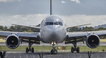 СТРАШНА НЕСРЕЌА ВО ИНДИЈА: Се сруши авион со 242 патници по полетувањето за Лондон – се огласи „Ер Индија“!