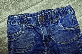 „ПОРАДИ ФАРМЕРКИТЕ ЗАВРШИВ ВО ИТНА ПОМОШ“ — Девојка го пробала познатиот трик, им се фалела на сите, па зажалила: еве што ѝ се СЛУЧИЛО!
