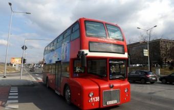 Автобус на ЈСП се запали во движење – возачот заврши во болница!