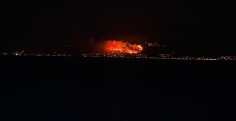 Голем пожар на хрватското приморје – Затворена Јадранската магистрала! (ФОТО)