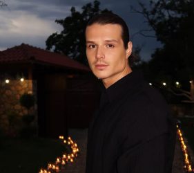 ОКТАЈ СЕЈДИ СО ХУМАНА МИСИЈА – ПОГЛЕДНЕТЕ КАКО ГИ ИЗРАДУВА СОЦИЈАЛНО ЗАГРОЗЕНИ УЧЕНИЦИ ВО МАВРОВО! (ВИДЕО)